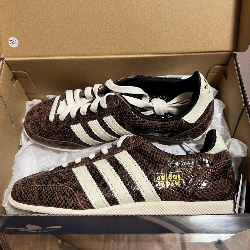 Adidas Japan brown snake print size 5